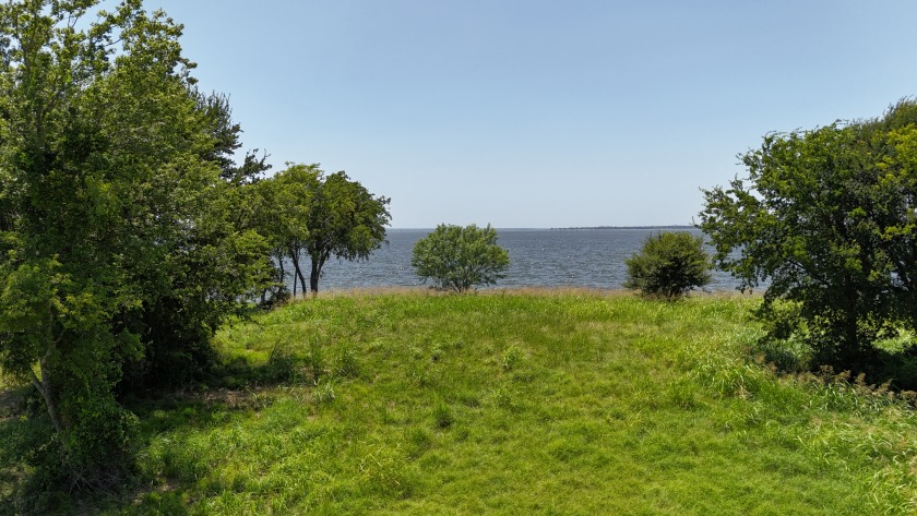 1.16 Acre Lot on Waterfront Peninsula on RC Lake! - photo 32