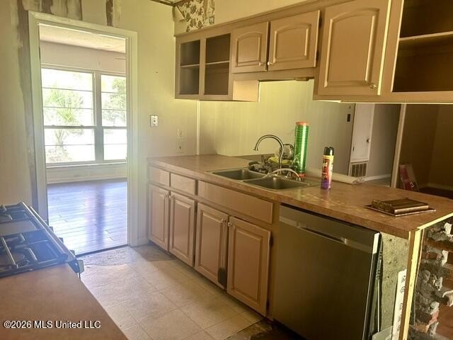 This Gulfport Home Located In Northwood Hills Is Priced To Sell - photo 2