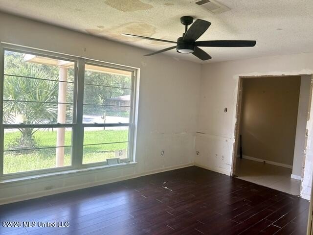 This Gulfport Home Located In Northwood Hills Is Priced To Sell - photo 4