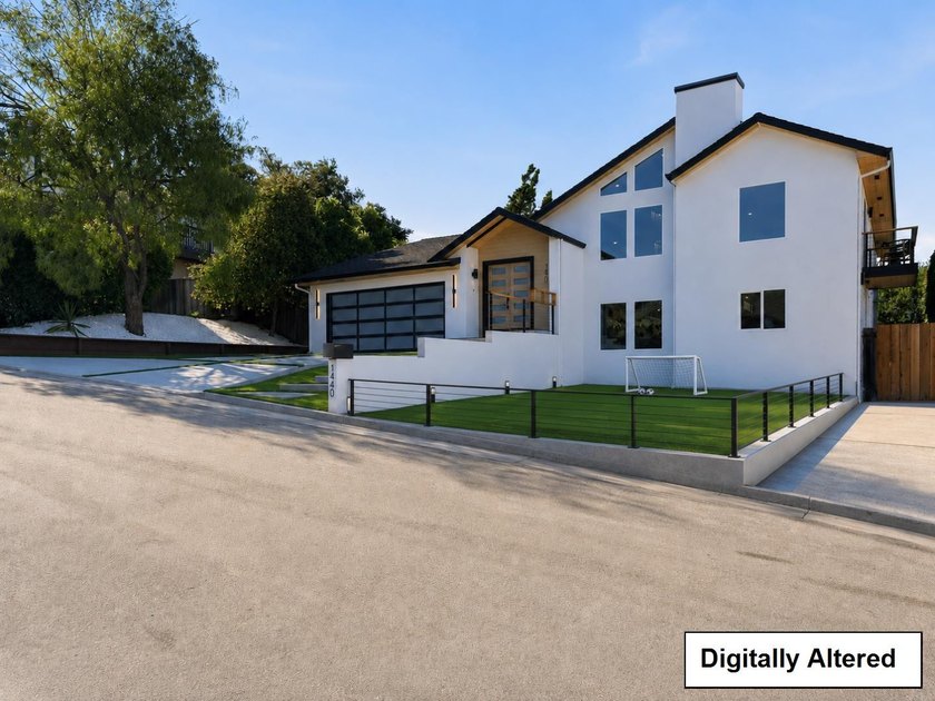 Newly completed after a comprehensive modern transformation - photo 4