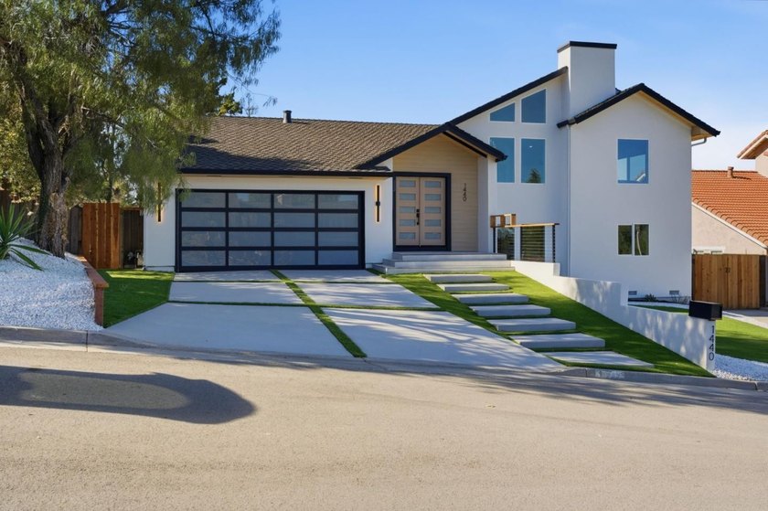 Newly completed after a comprehensive modern transformation - photo 5