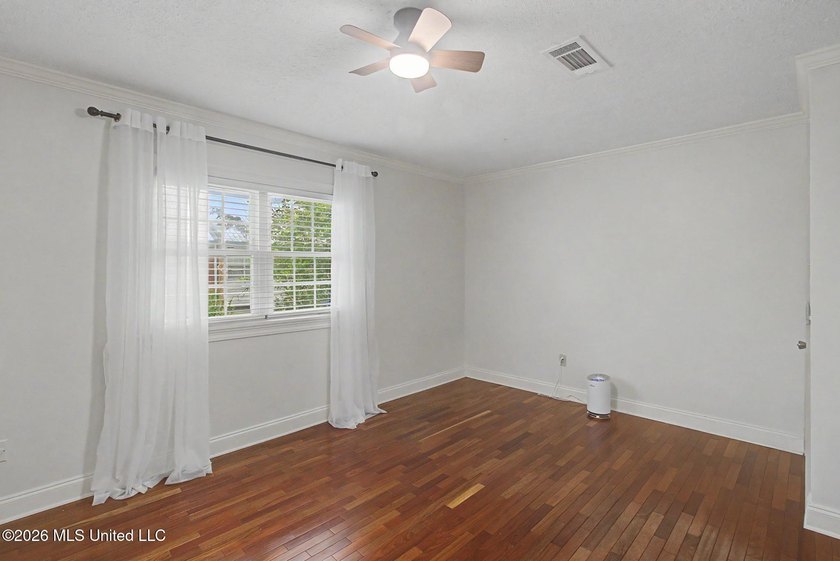 Well-maintained 2-bedroom, 1.5-bath condo offering comfort - photo 18