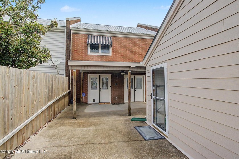 Well-maintained 2-bedroom, 1.5-bath condo offering comfort - photo 19