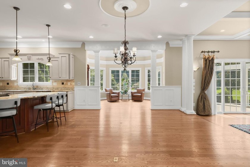 Welcome to this exceptional all-brick estate, gracefully sited - photo 31