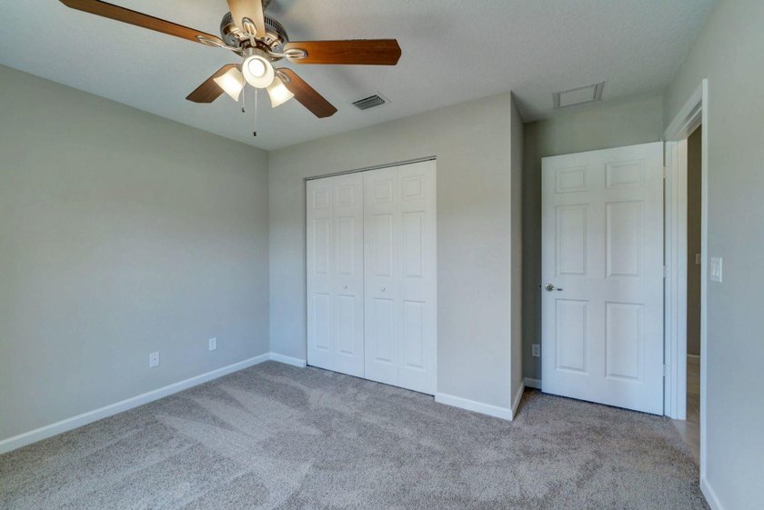 THE POPULAR BILTMORE MODEL BUILT BY AWARD WINNING SYNERGY HOMES - photo 33