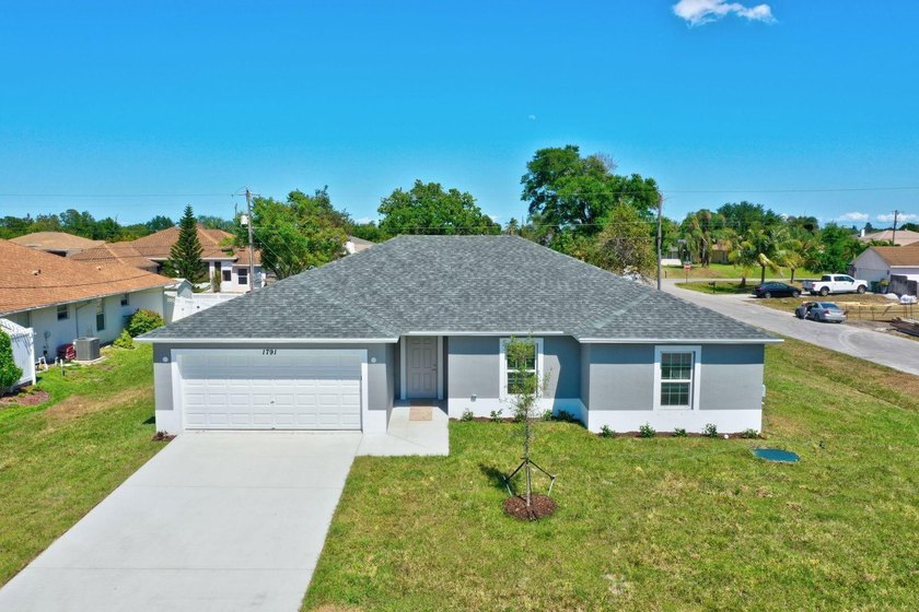 THE POPULAR BILTMORE MODEL BUILT BY AWARD WINNING SYNERGY HOMES - photo 44