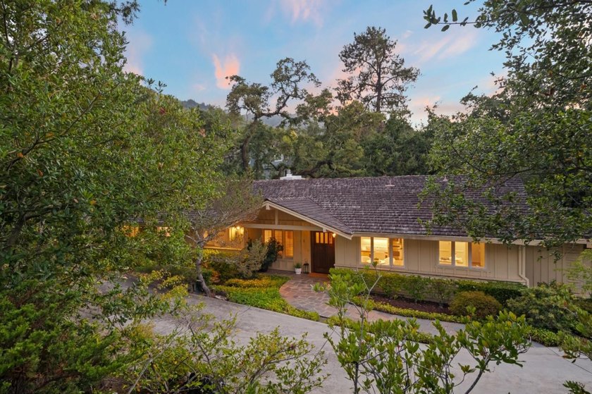 This lovely 3,266 square foot, 5 bedroom, 3.5 bathroom home - photo 2