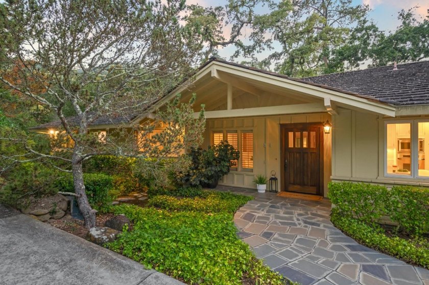 This lovely 3,266 square foot, 5 bedroom, 3.5 bathroom home - photo 3