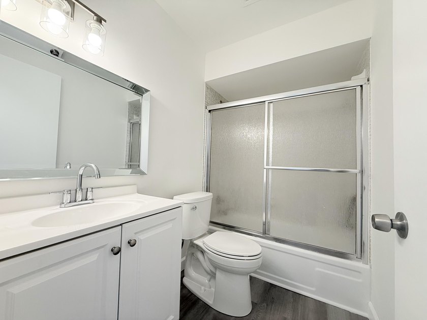 Beautifully renovated 2-bedroom, 1-bath second-floor condo - photo 10