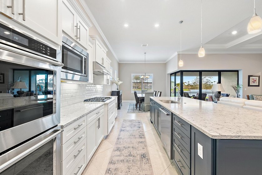Sitting on the BEST location in the gorgeous, gated community in - photo 16
