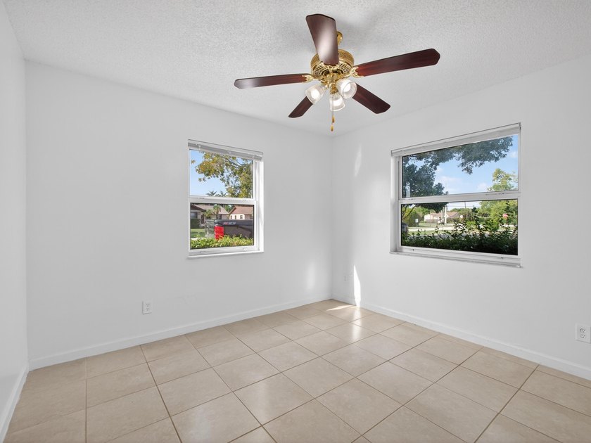 Beautiful 2BR/2BA renovated villa in the sought-after Sierra - photo 17