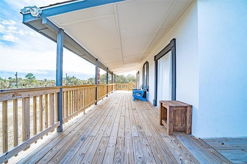 Coastal charm with flexible living space in the desirable - photo 23