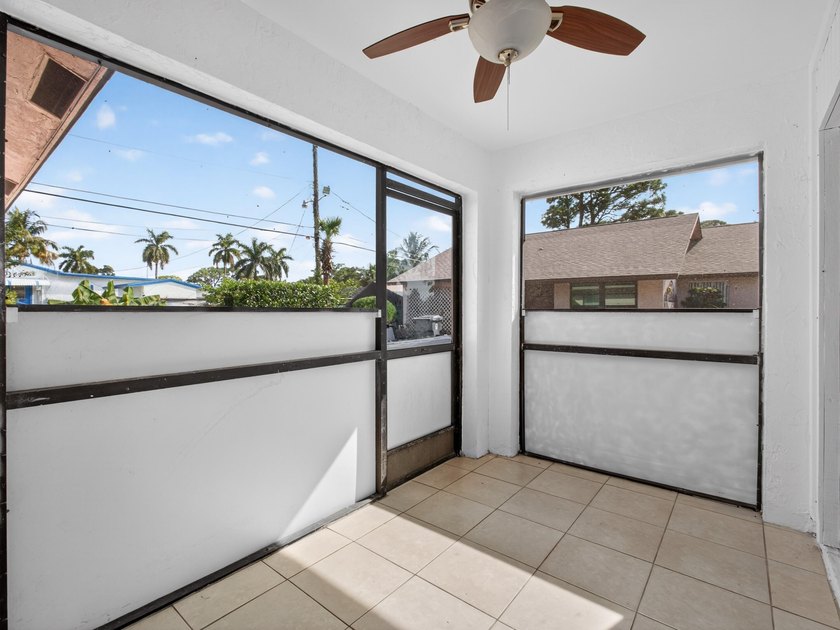 Beautiful 2BR/2BA renovated villa in the sought-after Sierra - photo 25