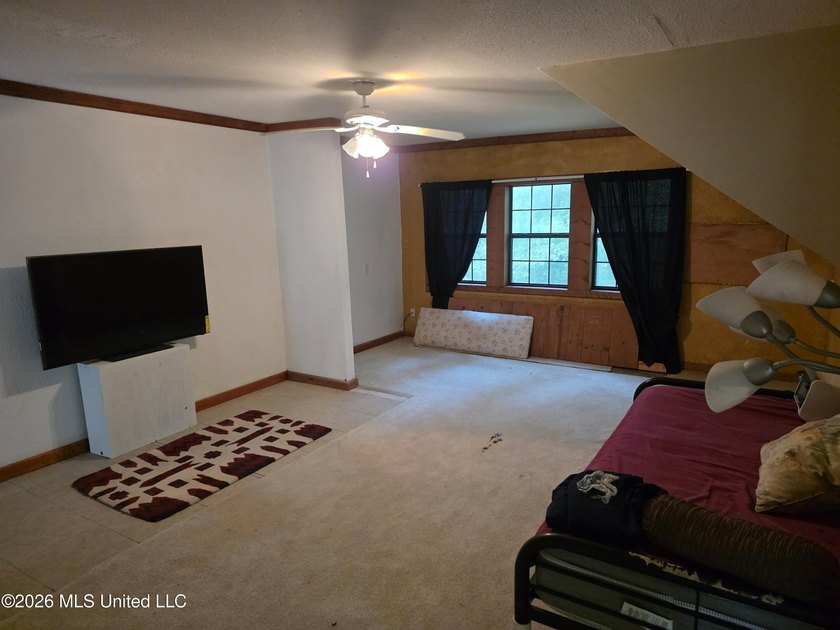 For sale is a 3-story home situated at 2025 Hendrix Road in the - photo 9