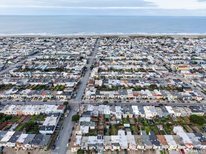 Location, location, location! Welcome to 2180 40th Ave, a bright - photo 32