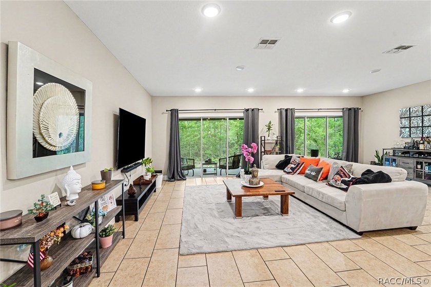 Experience the perfect blend of elegance, comfort, and Florida - photo 8