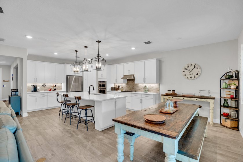 WOW!!! Like new 2022 smart energy-efficient home in Heron - photo 15