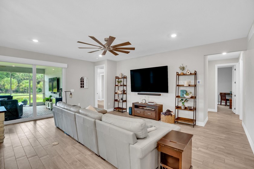 WOW!!! Like new 2022 smart energy-efficient home in Heron - photo 18