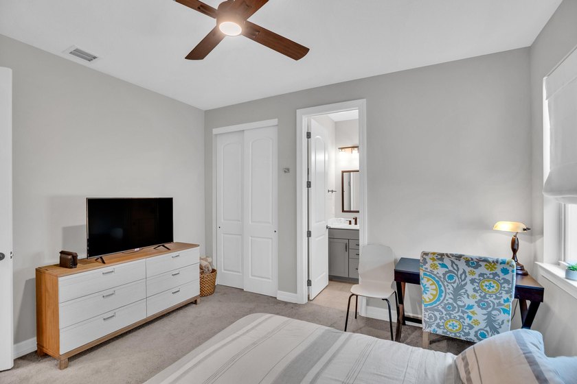 WOW!!! Like new 2022 smart energy-efficient home in Heron - photo 31
