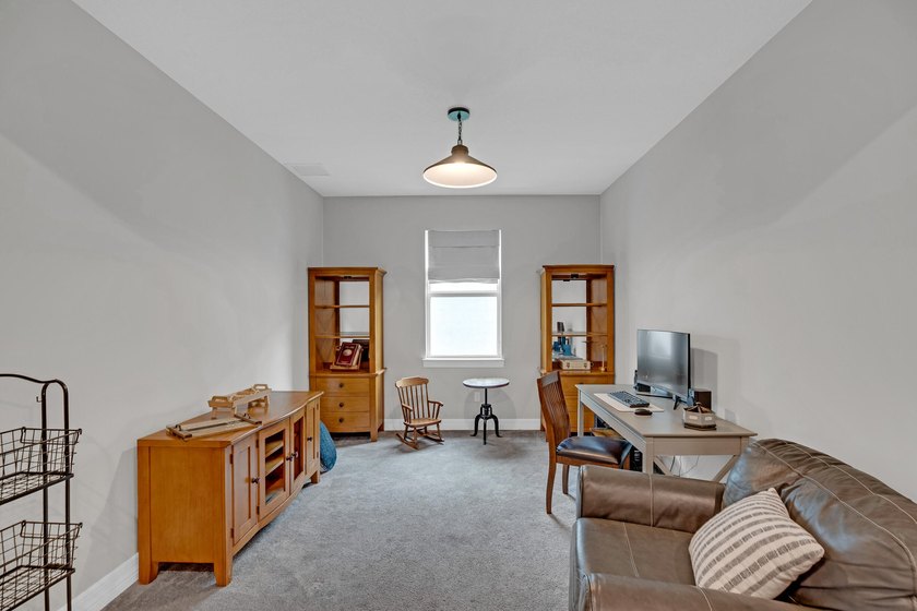 WOW!!! Like new 2022 smart energy-efficient home in Heron - photo 36