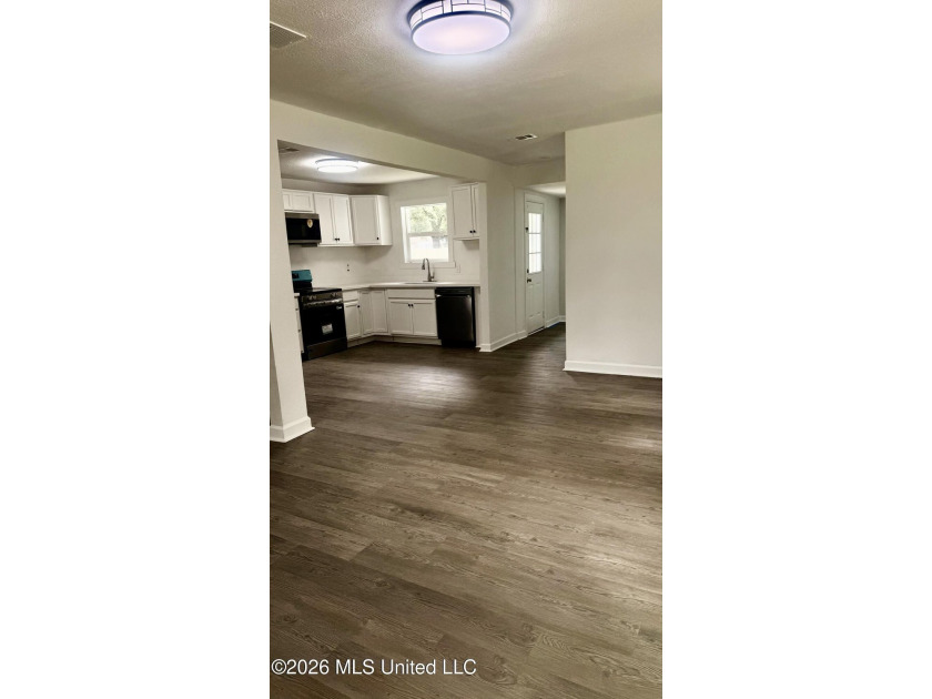 A Beautiful House completely remodeled and move-in ready!!! This - photo 5