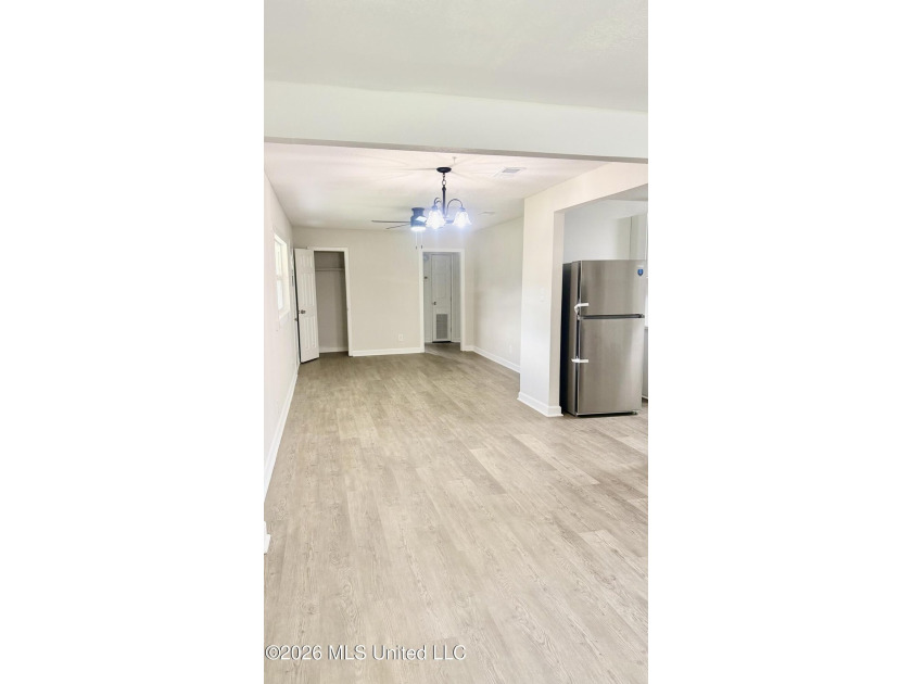 A Beautiful House completely remodeled and move-in ready!!! This - photo 6