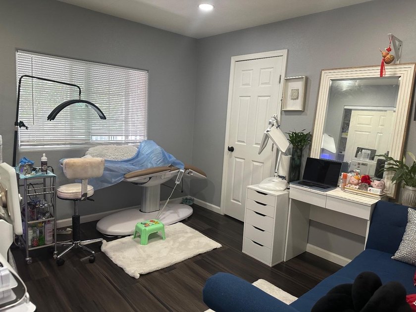 Welcome to the beautiful 1,446 sqft 3 bedroom, 2 bathroom mobile - photo 5