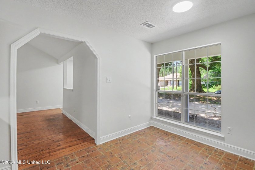 Welcome home to this beautifully updated 3-bedroom, 2-bath home - photo 4