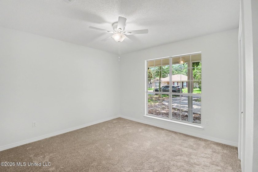 Welcome home to this beautifully updated 3-bedroom, 2-bath home - photo 9