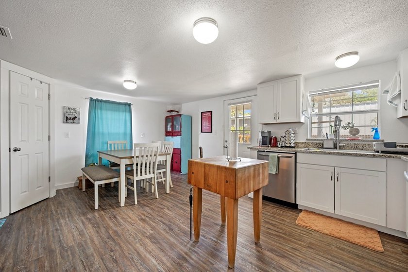Welcome to 406 W Bay, a charming 3-bedroom, 1-bath home ideally - photo 8