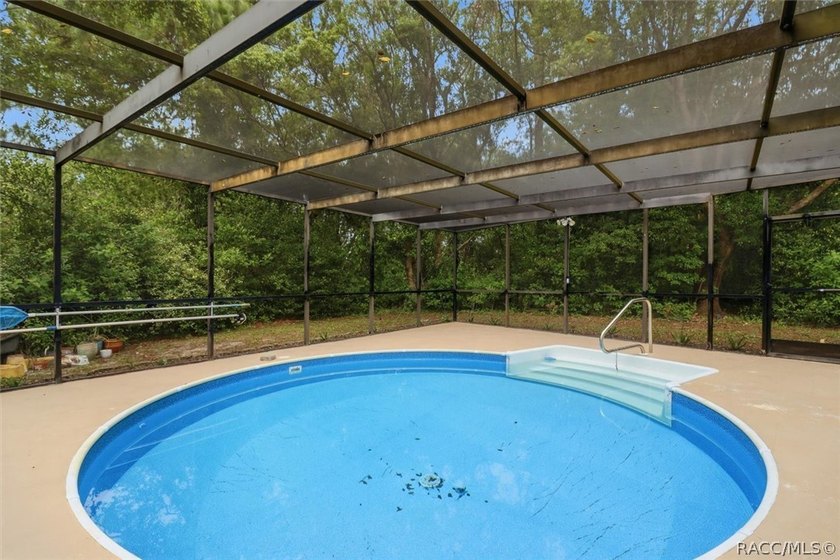 Spacious and beautifully updated pool home offering over 2,400 - photo 3