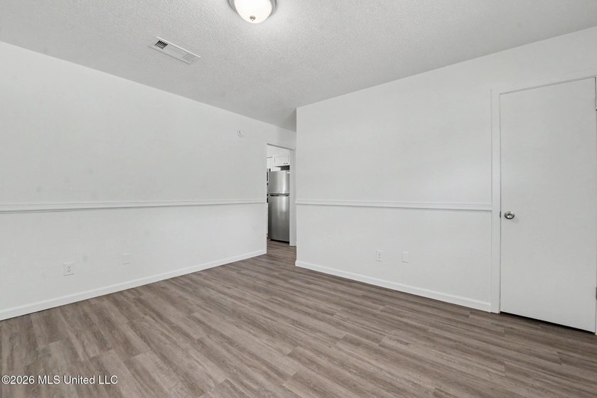 Move right into this beautifully renovated home in the desirable - photo 5