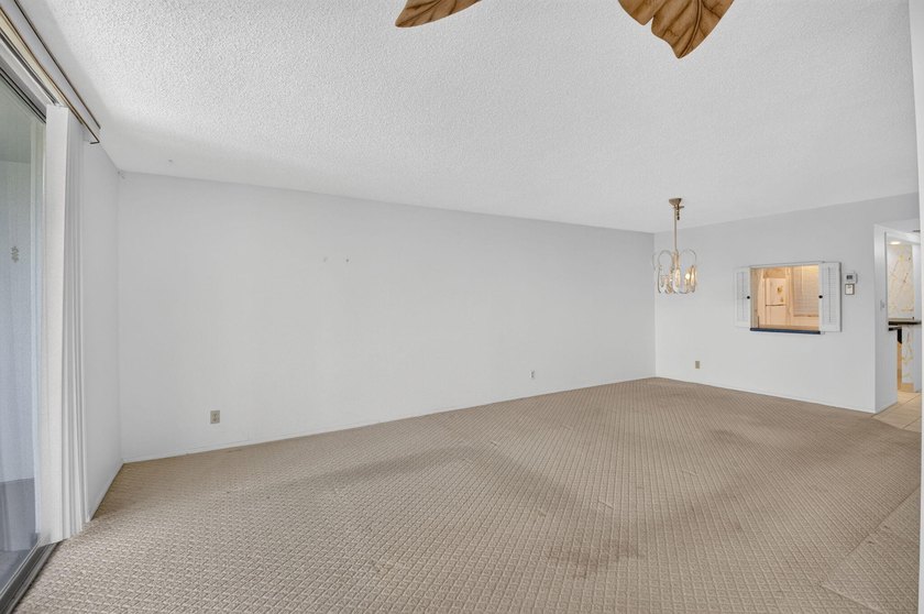 Rare opportunity to reimagine this spacious 4th-floor residence - photo 10