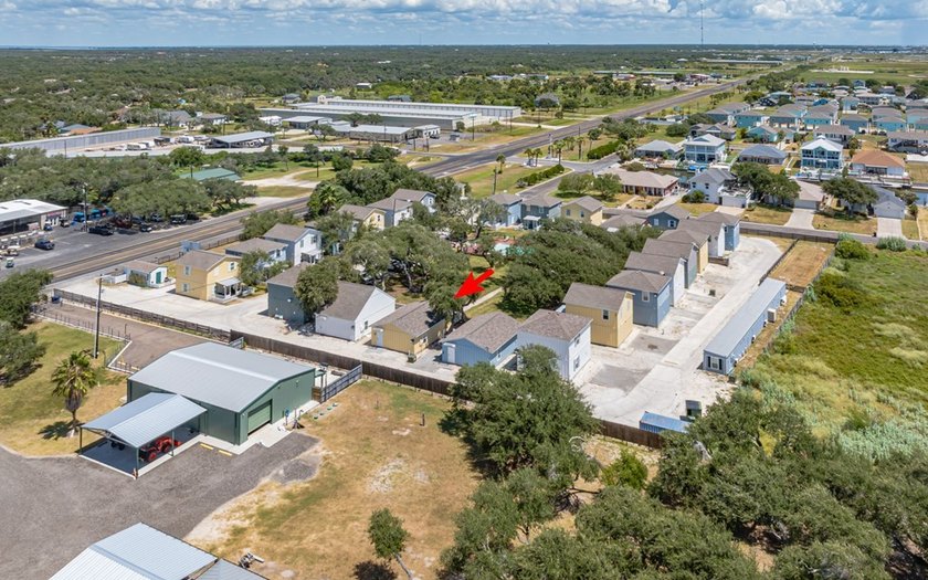 Coastal Cottage Escape - Turnkey &amp; Investment-Ready! This - photo 5