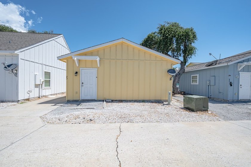 Coastal Cottage Escape - Turnkey &amp; Investment-Ready! This - photo 7