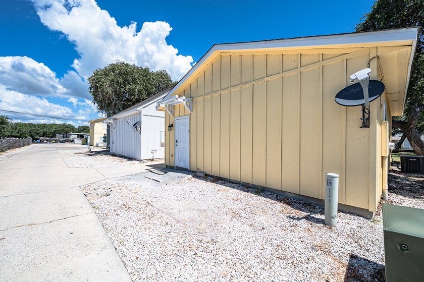 Coastal Cottage Escape - Turnkey &amp; Investment-Ready! This - photo 8
