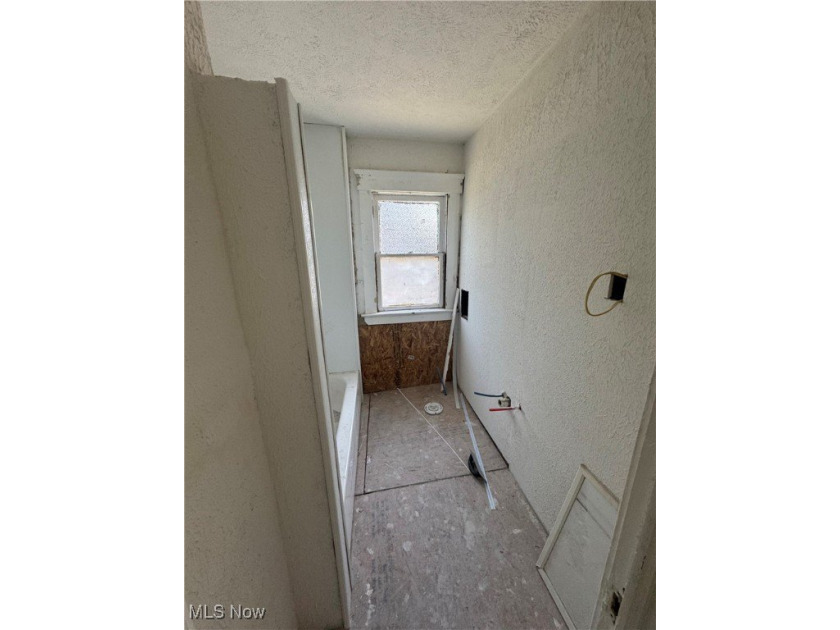 Investment Opportunity - 4 Bed, 1 Bath Fix &amp; Flip or Rental - photo 5