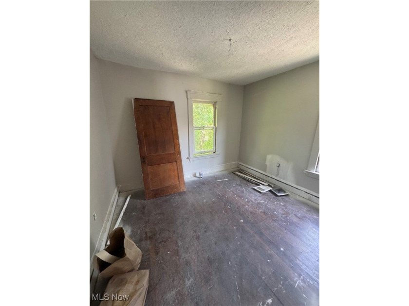 Investment Opportunity - 4 Bed, 1 Bath Fix &amp; Flip or Rental - photo 6