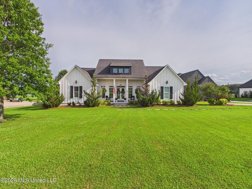 Lake? CHECK! Pool? CHECK! Acreage? CHECK! Long, unobstructed - photo 3