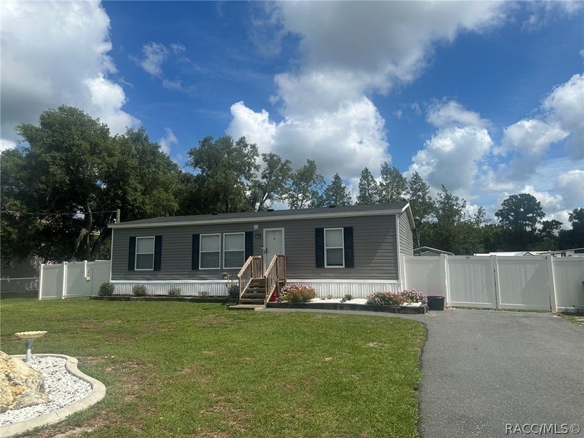 Check out this WELL-MAINTAINED and MOVE-IN READY 2021 3/2 only a - photo 4