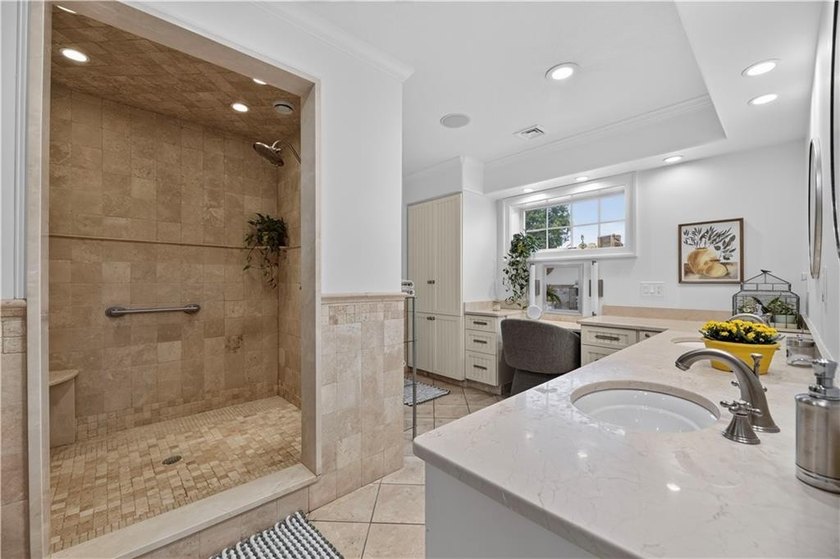 Perfectly positioned just a short distance from pristine - photo 16