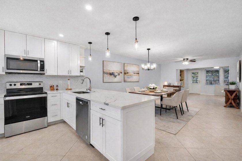 Welcome to your dream home! Fully remodeled 2/2 villa, in the - photo 3