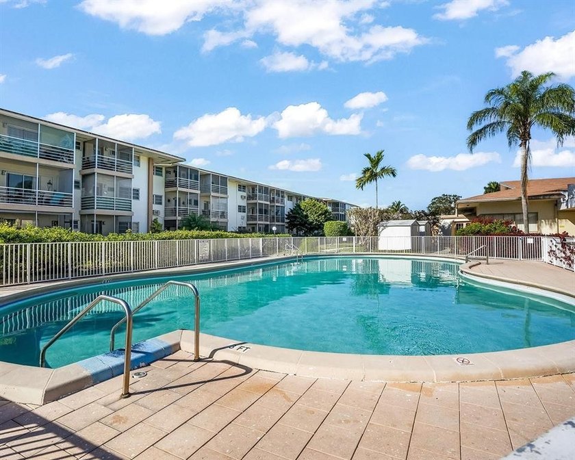 Welcome to Mar-Len Gardens, a sought-after 55+ gated community - photo 16