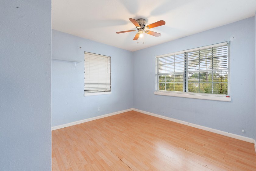 Welcome to your dream home near beautiful Lake Osborne! This - photo 18