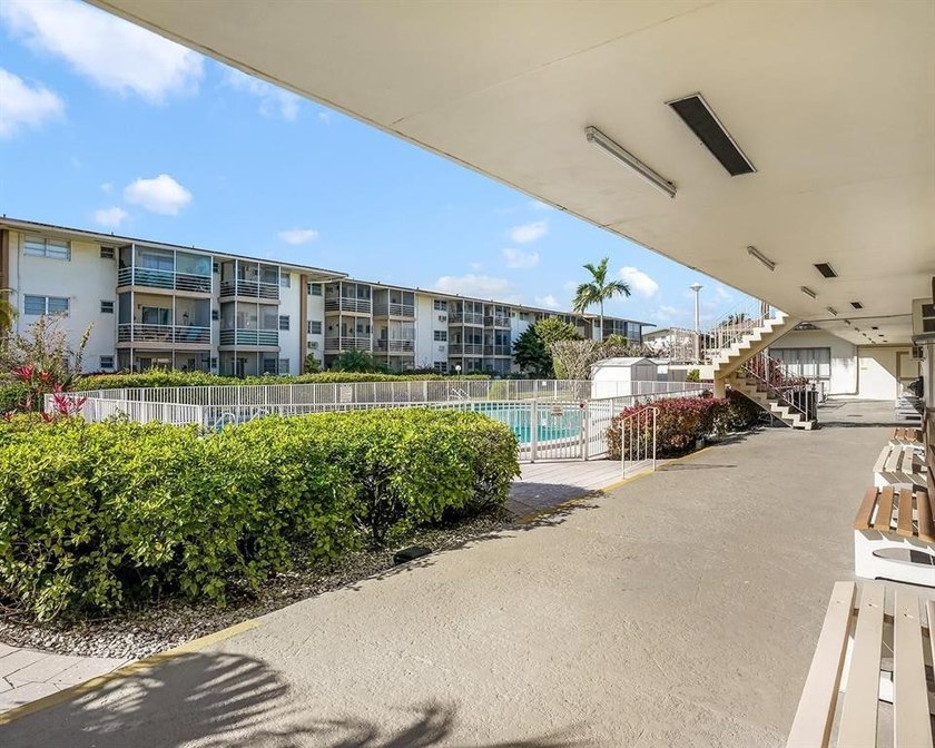 Welcome to Mar-Len Gardens, a sought-after 55+ gated community - photo 19