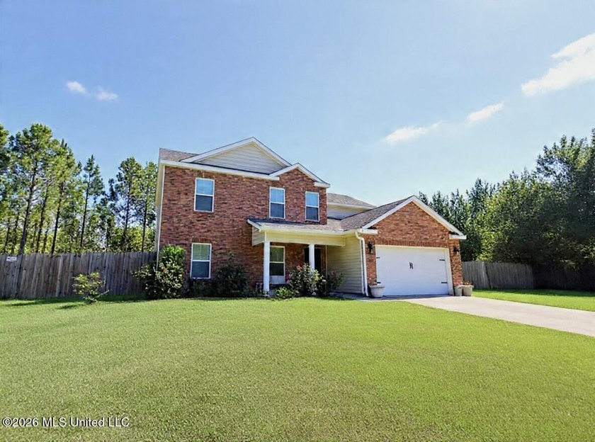 This well maintained home in the desirable Lakeview Subdivision - photo 2