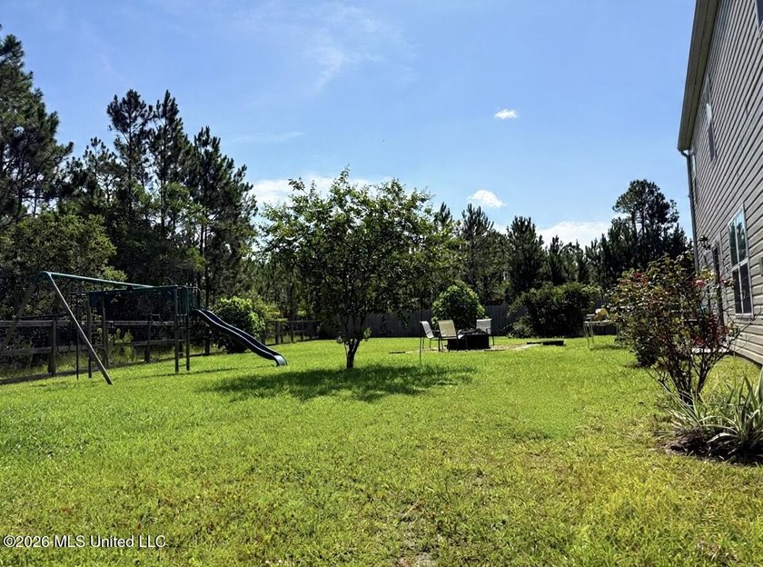 This well maintained home in the desirable Lakeview Subdivision - photo 5