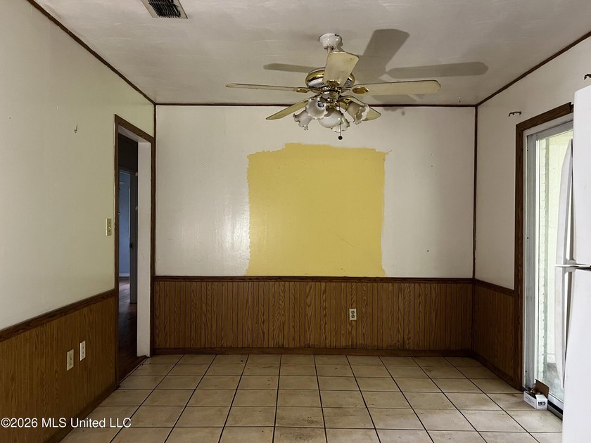 Looking for your next project? This 3-bedroom, 1.5-bath home has - photo 8