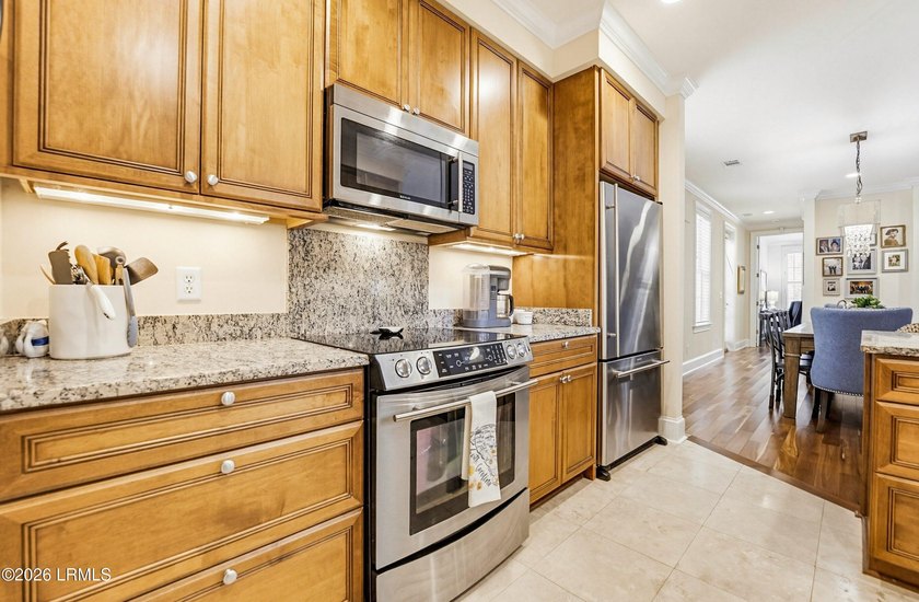 Luxury Lady's Island condominium in the highly sought-after - photo 15