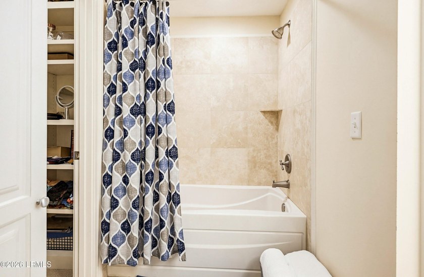Luxury Lady's Island condominium in the highly sought-after - photo 22